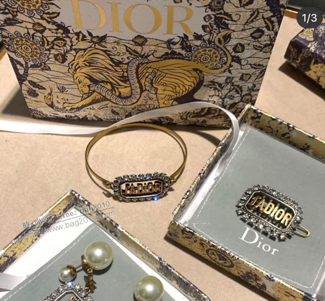 Dior飾品 迪奧經典熱銷新款魅影水鑽 復古jadior字母手鐲  zgd1183